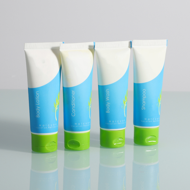 Custom Luxury Hotel Amenities Toiletries with Toothbrush Shampoo And Comb