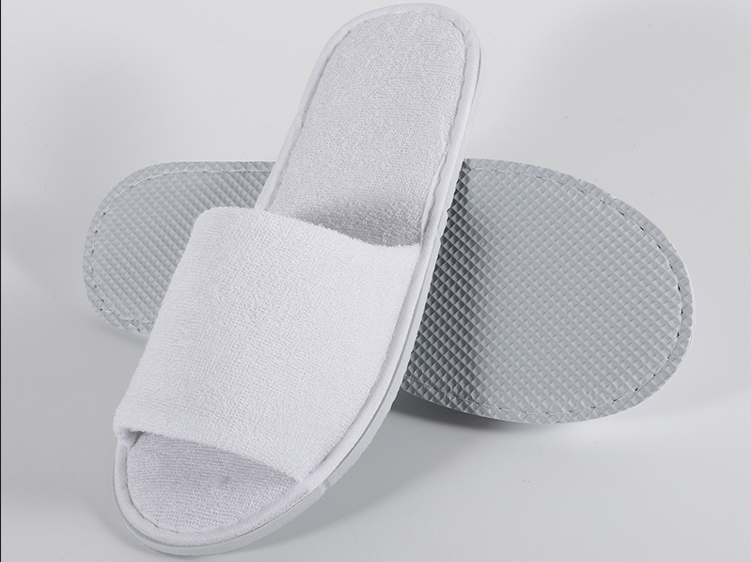 Every Step Filled with Comfort And Warmth—iHotel Hotel Slippers, Offering A Refined Stay Experience