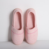 Luxury Personalized Coral Fleece Closed Toe Waffle Sole Snow Lodge Slippers for Hotel And Resort Supplies