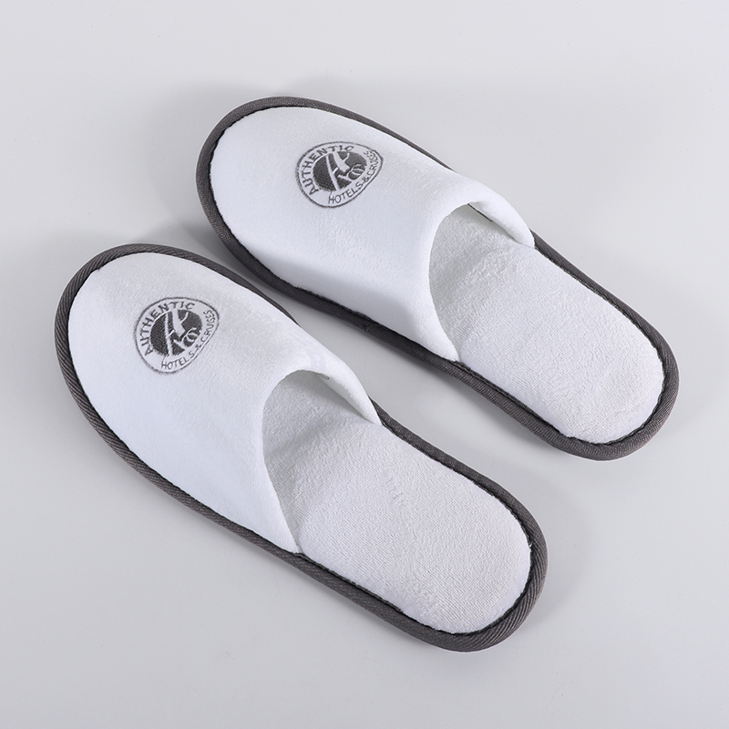 Premium Custom Logo Cut Resistant Flannel Disposable Hotel Slippers for Bulk Hotel And Spa Supplies