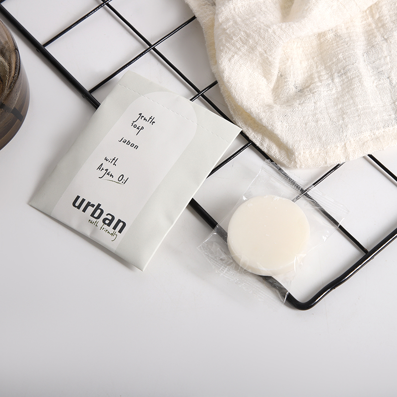 Economical Bulk Refillable PCR Plastic Bottle Hotel Size Toiletries for Hotel Guest Supplies