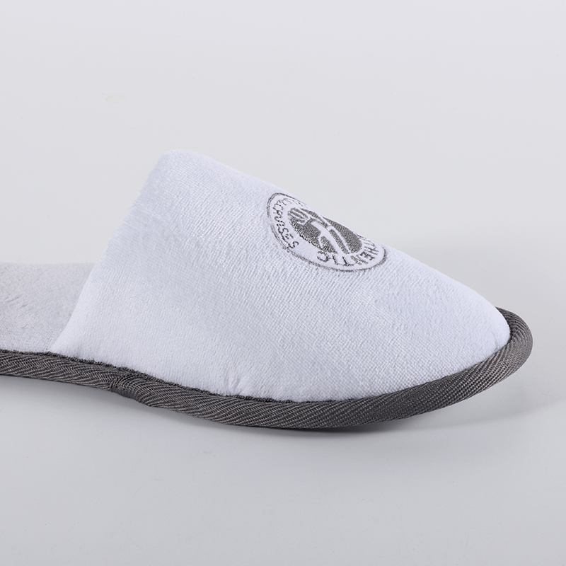 Premium Custom Logo Cut Resistant Flannel Disposable Hotel Slippers for Bulk Hotel And Spa Supplies